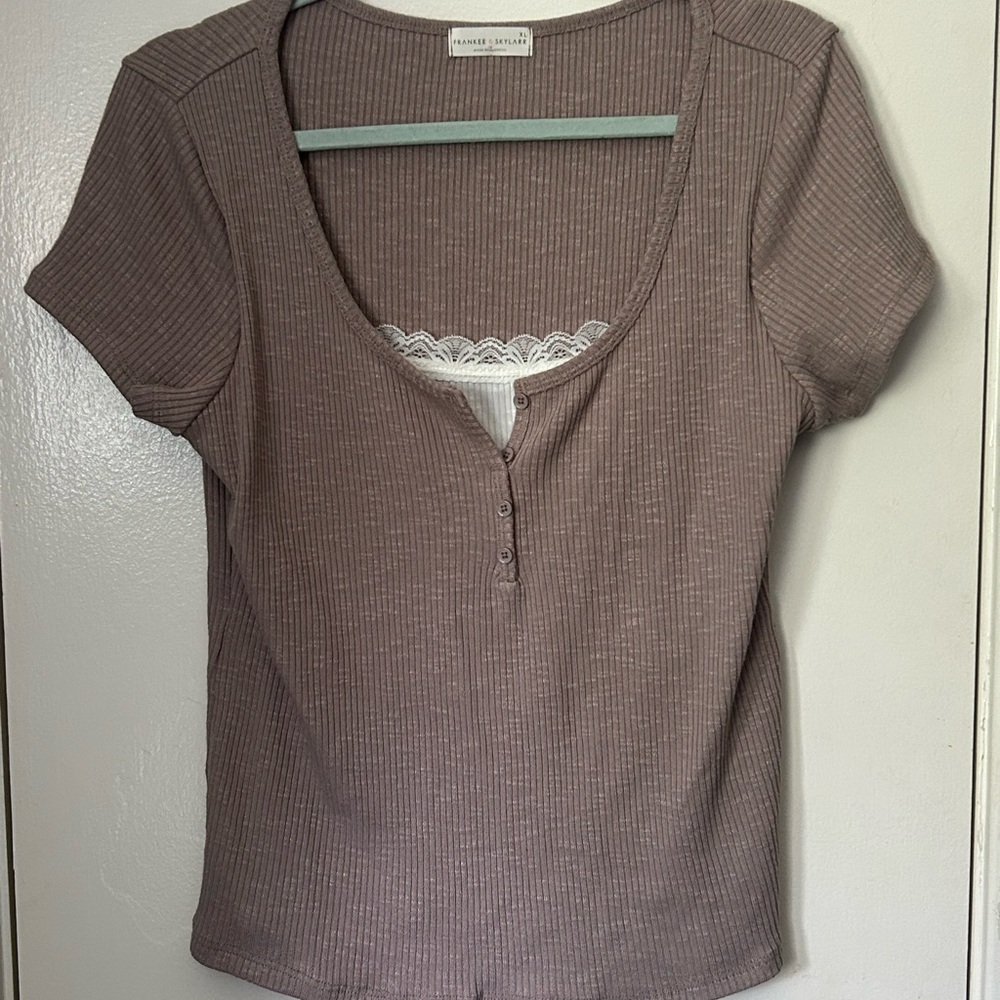 Mauve Ribbed Blouse with Layered Lace Detail